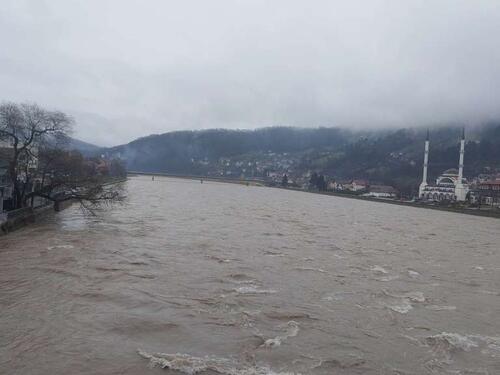 Trenutno se bilježi opadanje vodostaja na hidrološkim stanicama na vodnom području rijeke Save