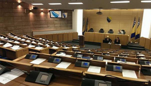 Trenutno za Parlament FBiH: SDA 27 mandata, HDZ 16, SDP 14, DF 12, NiP 7
