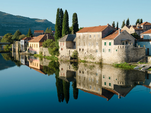 Treslo se tlo Crne Gore, podrhtavalo i u Trebinju