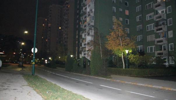 Tri maloljetnika u Sarajevu napadala ljude, starija žena preminula