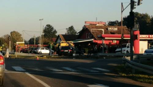 Tri osobe poginule u teškom udesu u Donjem Žabaru