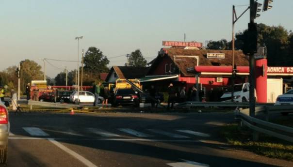 Tri osobe poginule u teškom udesu u Donjem Žabaru