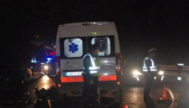 Tri osobe povrijeđene u saobraćajnoj nesreći kod Tuzle