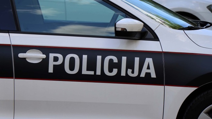 Tri osobe povrijeđene u saobraćajnoj nezgodi kod Lukavca