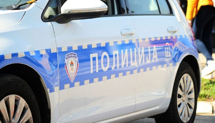 Tri osobe povrijeđene u sudaru kamiona i kombija kod Zvornika