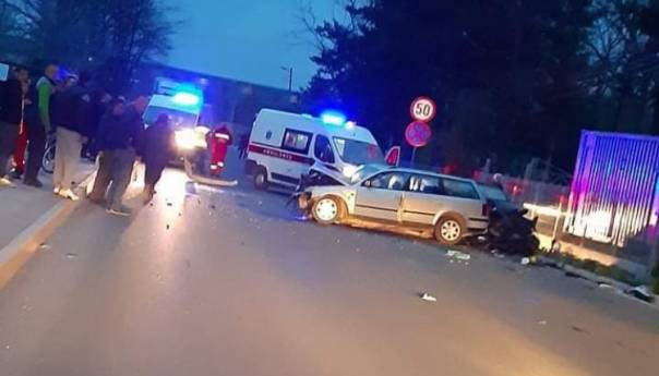 Tri osobe povrijeđene u udesu kod Živinica