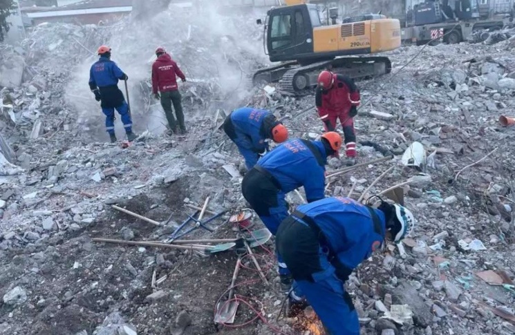 Tri osobe spašene iz ruševina u Turskoj nakon čak 260 sati