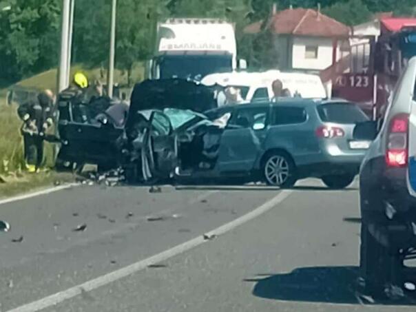 Tri osobe stradale u stravičnoj nesreći kod Banjaluke