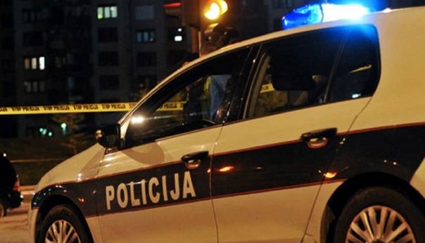 Tri osobe teško povrijeđene u udesu kod Tešnja