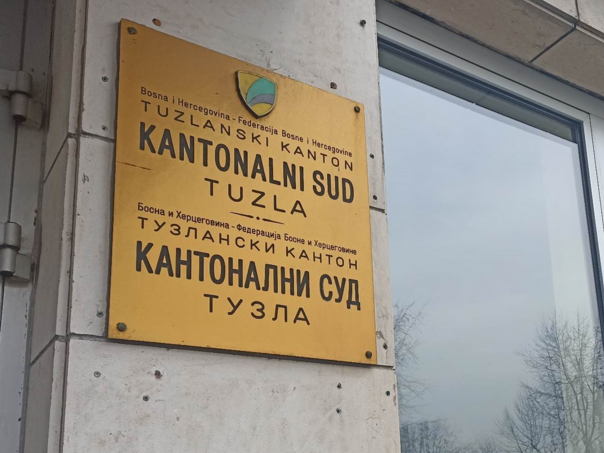 Tri osobe u Tuzli osuđene zbog prisiljavanja djece na prosjačenje