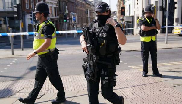 Tri osobe ubijene u Nottinghamu, zatvoren centar grada