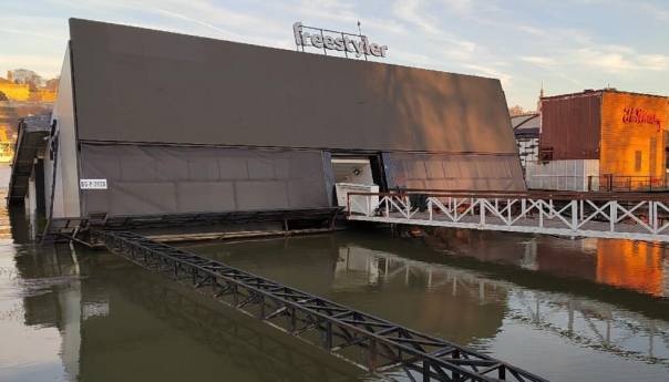 Tri osobe uhapšene zbog incidenta na splavu 'Freestyler'