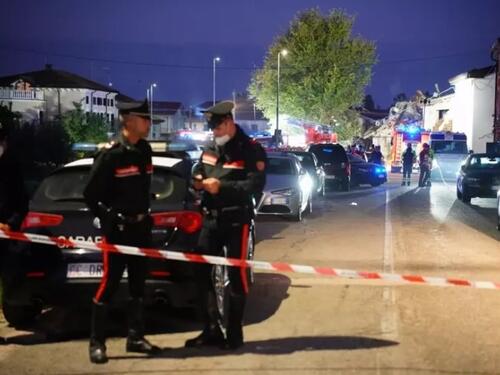 Tri policajca poginula u eksploziji tokom prisilnog iseljenja porodice