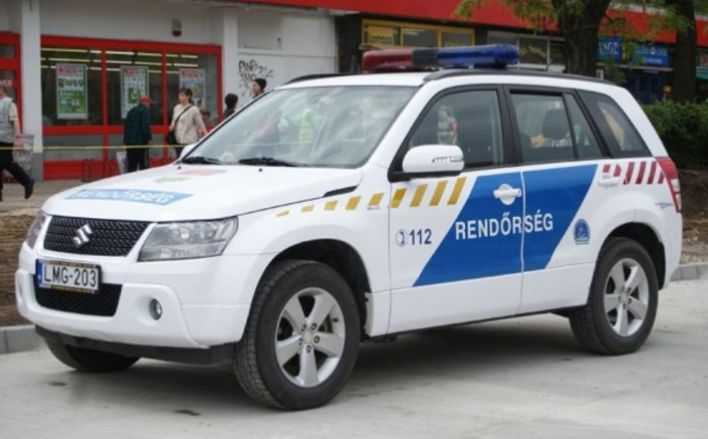 Tri policajca u Budimpešti izbodena nožem, jedan preminuo