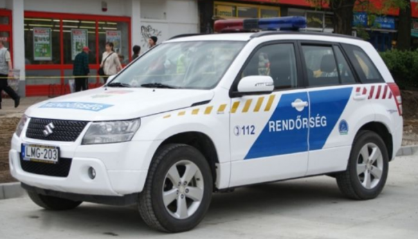 Tri policajca u Budimpešti izbodena nožem, jedan preminuo