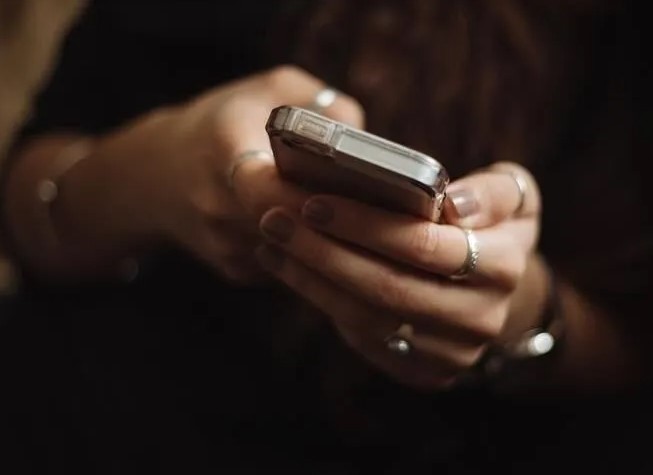 Tri žene nasjele na lažni SMS i ostale bez čak 15.800 eura