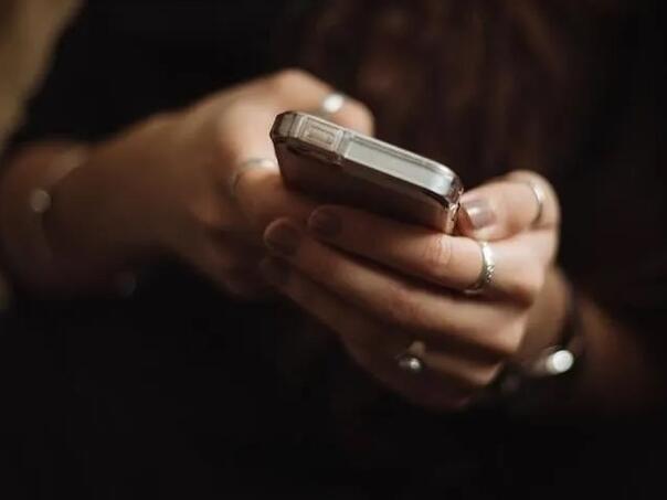 Tri žene nasjele na lažni SMS i ostale bez čak 15.800 eura