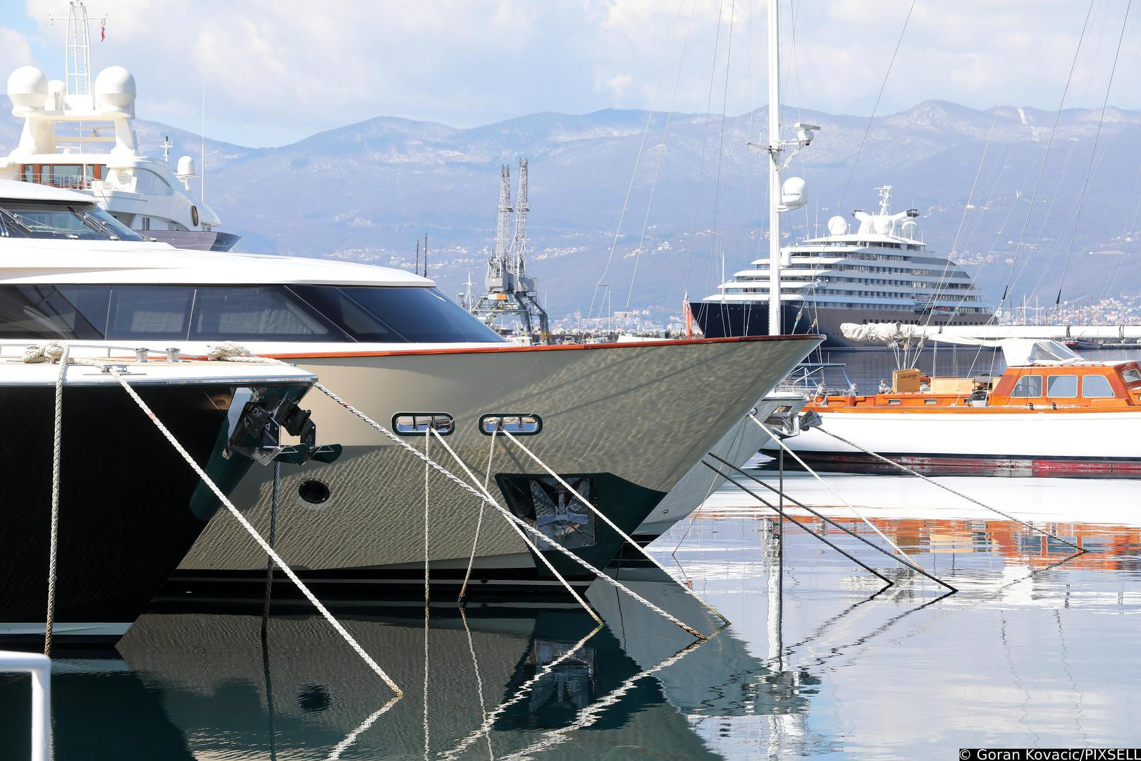 Trima jahtama u hrvatskim lukama zabranjeno isploviti