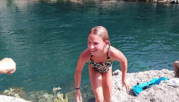 Trinaestogodišnja djevojčica skočila sa Starog mosta