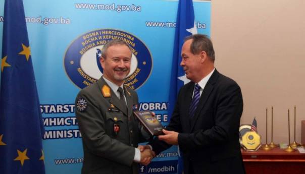 Trischak: Nisam upoznao posvećenije i profesionalnije vojnike od onih u OSBiH