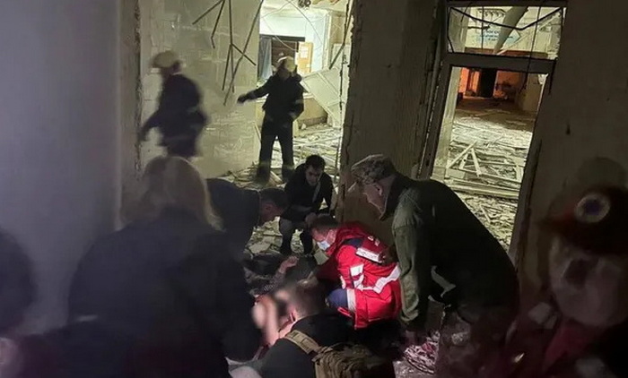Troje mrtvih u ruskom napadu na Kijev, među njima dvoje djece