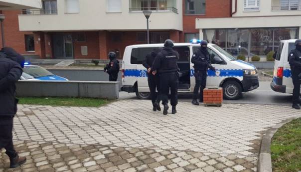 Trojica uhapšenih pripadnika Škaljarskog klana deportovana u Crnu Goru