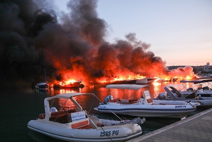 Tri Ukrajinca zapalila 35 brodica u Hrvatskoj