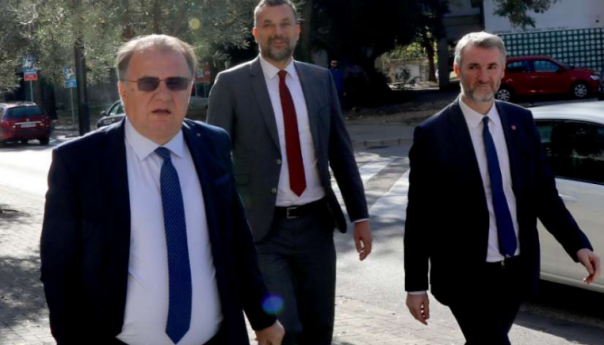 Trojka: Ako su SDA i DF zabrinuti zbog intervencija neka Lendo da saglasnost