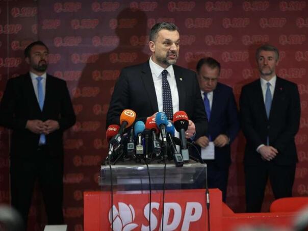 Trojka: Bećirović i Komšić hitno trebaju smijeniti Kapidžića i Mikulića