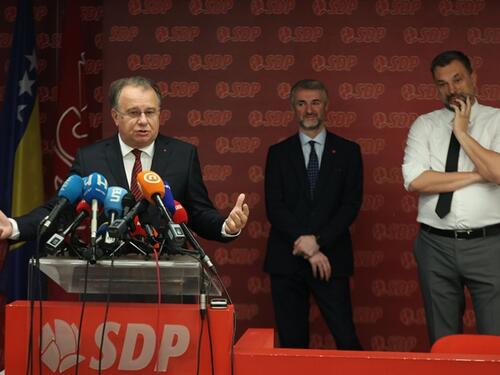 Trojka: Na korak smo do otvaranja pregovora s EU