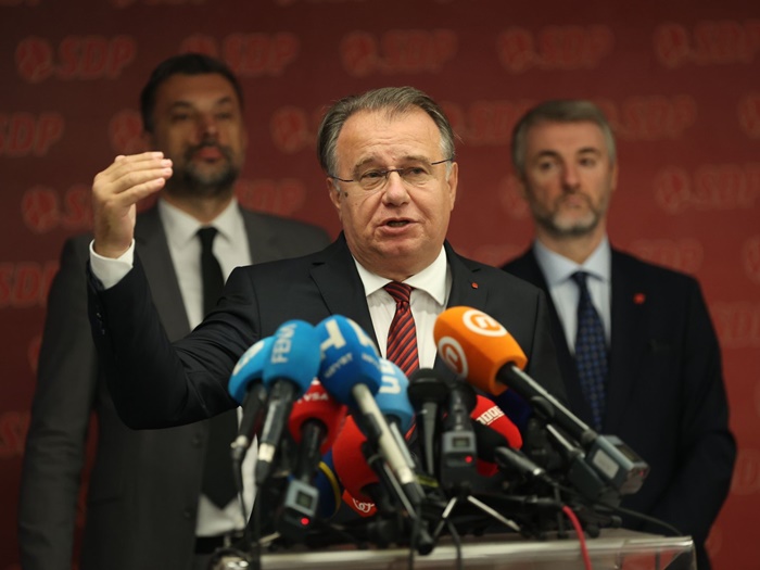 Trojka podržala Schmidta: Izborni proces se mora učiniti poštenijim