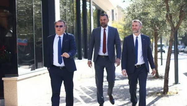 Trojka traži od Schmidta da im omogući uspostavu Vlade FBiH