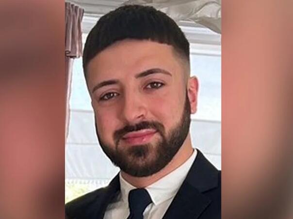 Trostruko ubistvo u Londonu, ubica naoružan samostrelom u bijegu