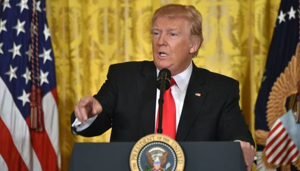 Trump: Do aprila ćemo proizvesti dovoljno cjepiva za sve Amerikance