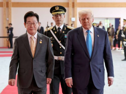 Trump dobio najviše južnokorejsko priznanje i repliku drevne zlatne krune