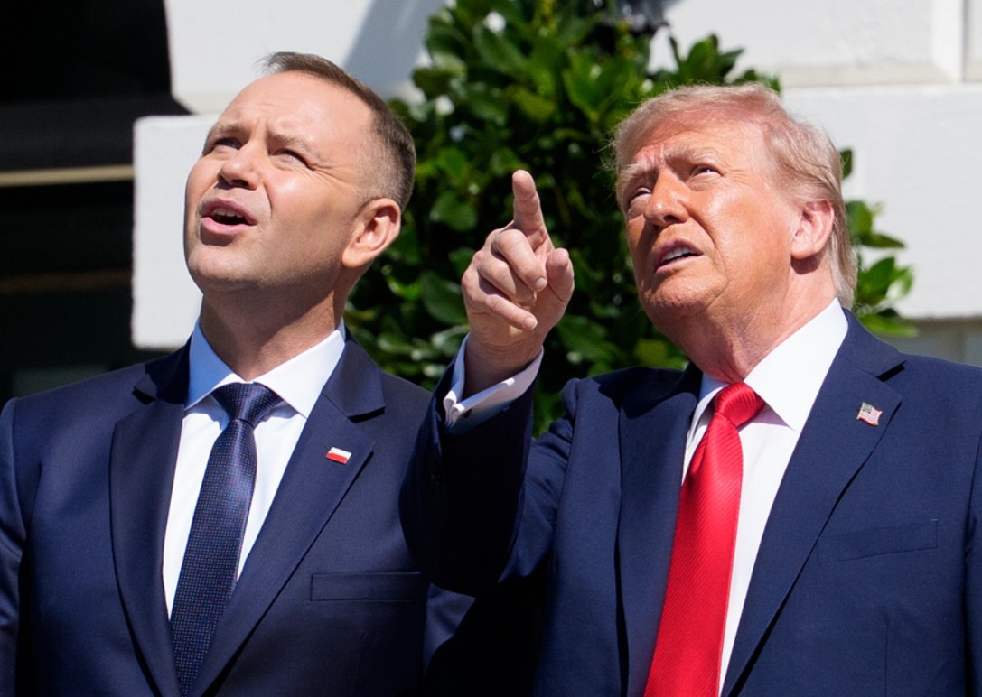 Trump dočekao poljskog predsjednika preletom vojnih aviona: Rasporedit ćemo ih još...