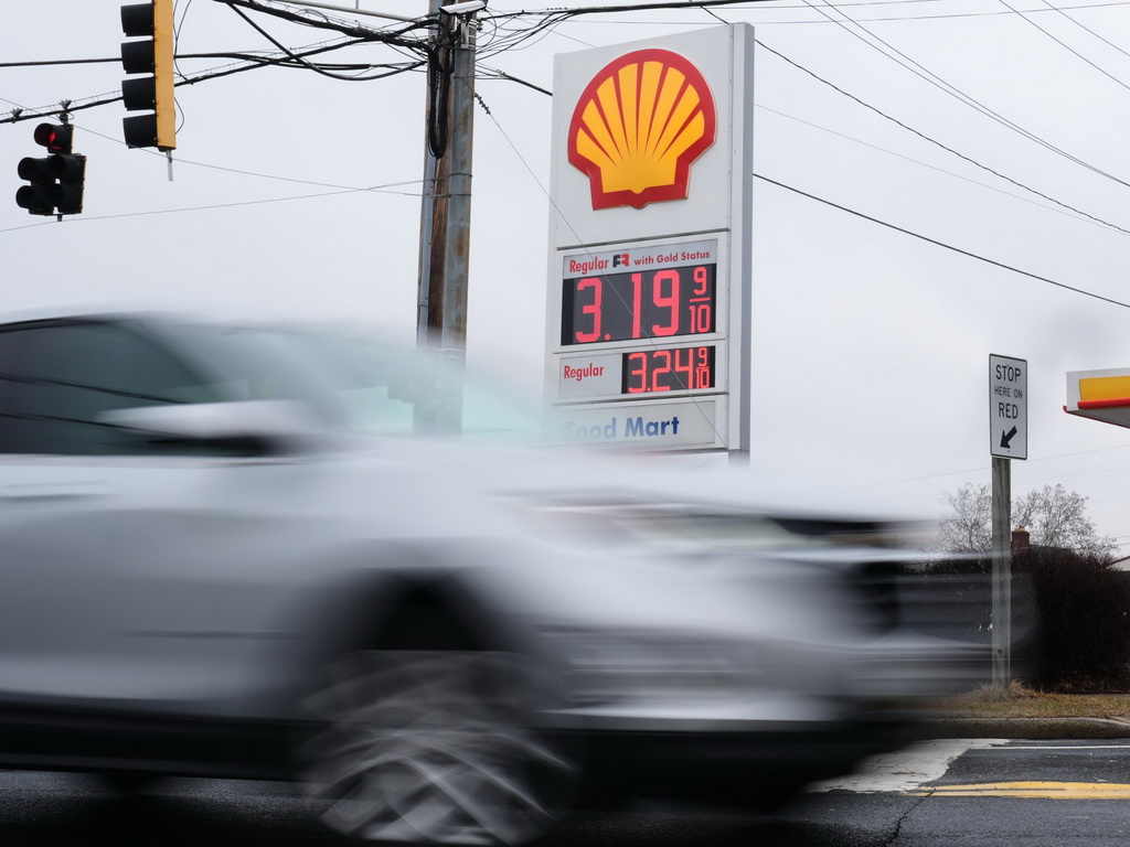 Trump i energetski tim razmatraju sve opcije zbog rasta cijena nafte