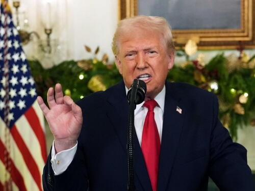 Trump iz Bijele kuće: Naslijedio sam Bidenov nered i popravljam ga!