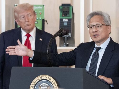 Trump kaže da će SAD izvoziti napredne Nvidia H200 čipove u Kinu