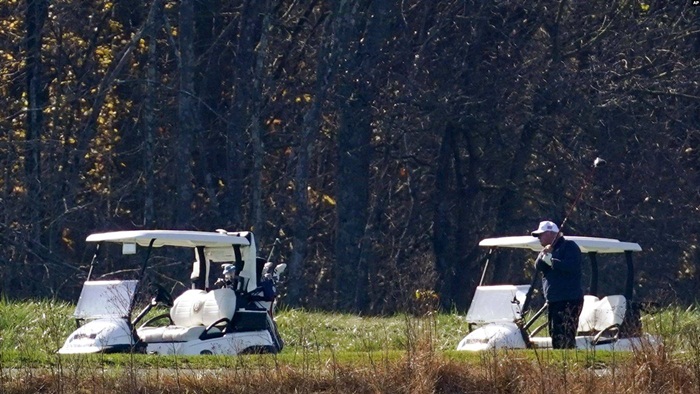 Trump na golf terenu u trenutku proglašenja Bidenove pobjede