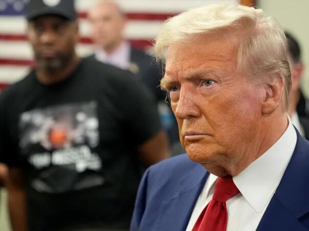 Trump: Na sigurnom sam i dobro, nikada se neću predati