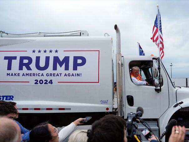 Trump na skup došao u smetljari nakon što ga je Biden nazvao 'smećem'