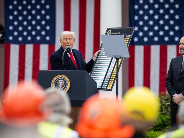 Trump najavio da će SAD uskoro uvesti carine na uvoz lijekova