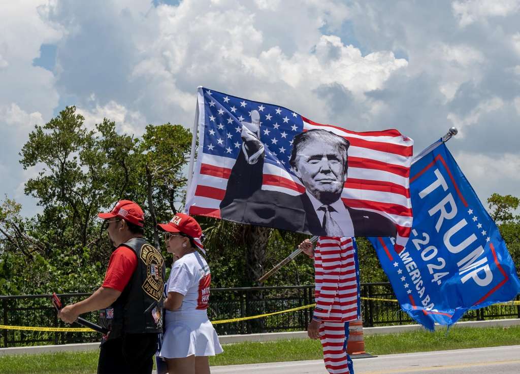 Trump najavljuje da će poslati vojsku na granicu s Meksikom