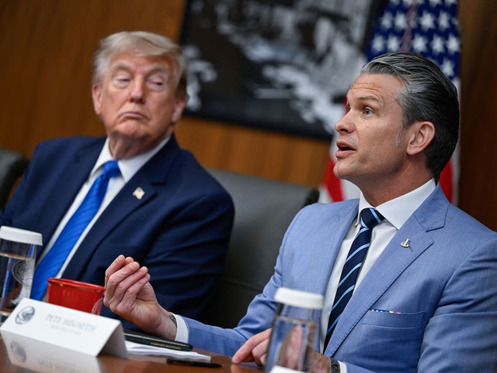 Trump napao Hegsetha zbog pogrešnih informacija o vojnim zalihama