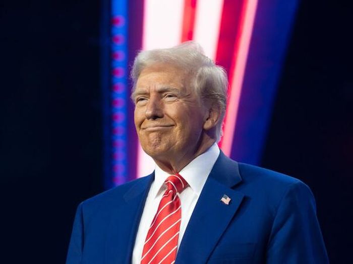 Trump: Ne isključujemo mogućnost vojne akcije da zauzmemo Grenland