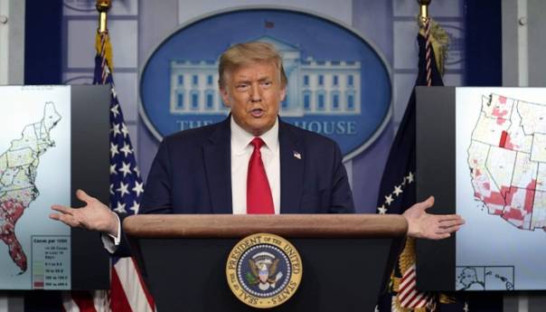 Trump o hapšenju bivšeg savjetnika Bannona: Žao mi je zbog njega