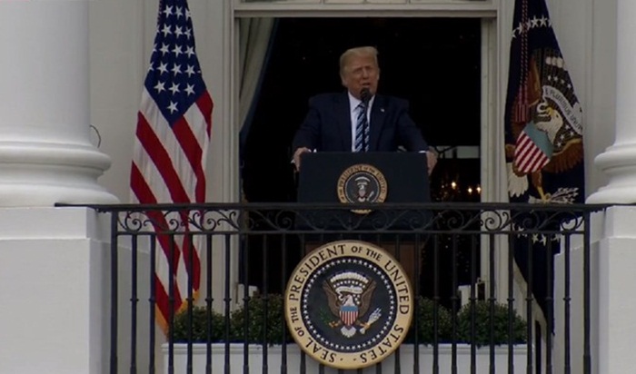 Trump održao govor s balkona Bijele kuće