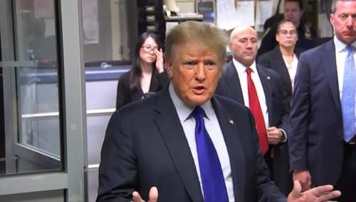 Trump osudio 'Bidenovu nesposobnost i idiotsko upravljenje'