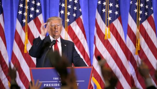 Trump planira u subotu održati predizborni skup